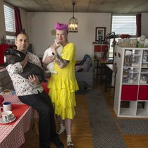 Game-Developerin Kelly Vero und ihr Mann Shawn Crocker teilen ihr Loft-Apartment in Aarau mit Kaninchen aus dem Tierheim.