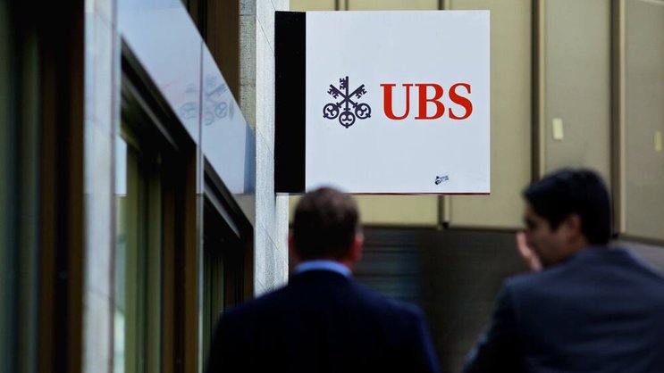 Bei der UBS werden Mitarbeitende aus dem Devisengeschäft unter die Luper genommen.Bloomberg