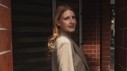 «Haben wir das schon mal gemacht? Und wie können wir es besser machen?» Das treibt DeepJudge-Mitgründerin Paulina Grnarova an.