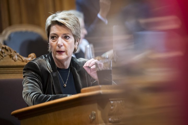 Bundesraetin Karin Keller-Sutter sprjcht waehrend der Wintersession der Eidgenoessischen Raete, am Donnerstag, 12. Dezember 2024 im Staenderat in Bern. (KEYSTONE/Anthony Anex)
