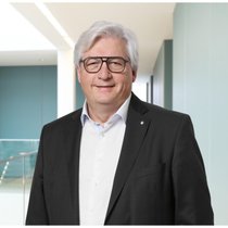Urs Monstein, Group CEO der VP Bank, ist die Förderung junger Menschen ein grosses Anliegen.