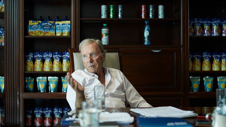 «Sonne oder Sun – das ist doch das Gleiche», sagt Hans-Peter Wild, der für die Umbenennung von Capri-Sonne viel Kritik einstecken musste.