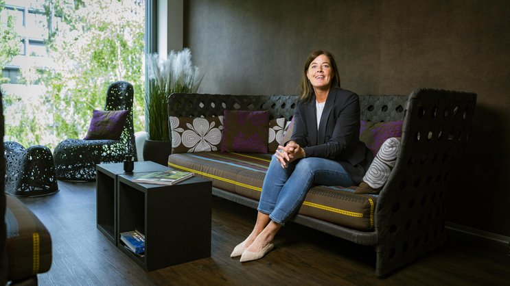 Schon weit fortgeschritten in der Integration von Hotelplan: Steffi Schulze zur Wiesch, Chefin Dertour Suisse, am Sitz des Reisekonzerns in Zürich-Altstetten.