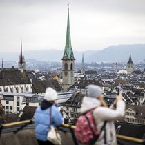 Blick auf die Stadt Zürich: Die «ökonomischen Zentren» seien bei hohen Löhnen führend, schreibt die «Welt».