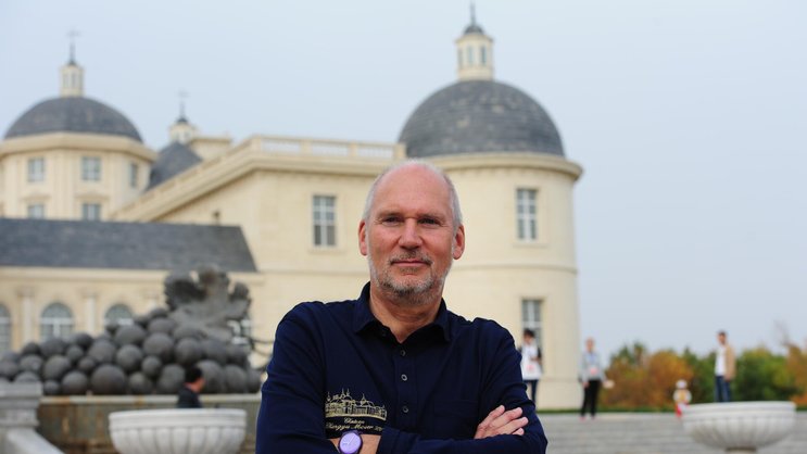 Lenz M. Moser keltert seit 2015 Wein auf Château Changyu Moser XV. Er kennt die Gründe für die Schwierigkeiten in Chinas Weinindustrie.
