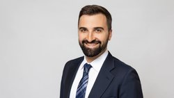 Olivier Kessler ist Direktor des Zürcher Thinktanks Liberales Institut. 2018 leitete er als Co-Präsident des Vereins zur Abschaffung der Radio- und Fernsehgebühren die Kampagne zur «No Billag»-Initiative.