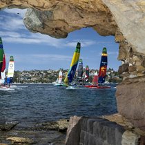 Die Sail-GP-Katamarane, hier im Hafen von Sydney unterwegs, konkurrieren am kommenden Wochenende in Genf.