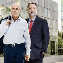 VR-Präsident Gilbert Ghostine (l.) und CEO Richard Saynor gehen mit Sandoz neue Wege.