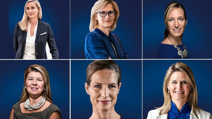 Frauenpower: Swiss-Re-COO Anette Bronder, UBS-COO Sabine Keller-Busse, McKinsey-Partnerin Nina Probst (o.v.l.), UPC-Chefin Severina Pascu, Anita Eckardt (Leiterin Konzernsparte Spezialitäten bei Implenia), Novartis-Pharmaceuticals-Präsidentin Maria-France Tschudin (u.v.l.).