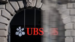 Die zuständige Ständeratskommission hat beschlossen, dass die UBS ihre Auslandstöchter mit 50 Prozent hartem Kernkapital und 50 Prozent AT1-Anleihen unterlegen soll.