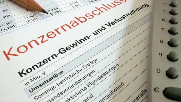 Konzernabschluss eines Unternehmens mit der Gewinn- und Verlustrechnung (Symbolbild).