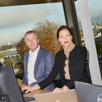 Marcuard Family Office: Nadja Bleuler und Lukas Dörig vermehren im Multi Family Office das Vermögen von 40 Familien. Hedgefonds spielen dabei eine grosse Rolle. Wie die Familien ticken, stellen sie in einem aufwendigen Onboardingprozess fest.