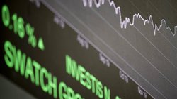 Aktienkurs: Mit der richtigen Auswahl von ETF-Anlagen kann ein attraktives Portfolio einfach aufgebaut werden.