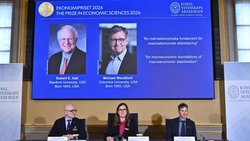 Robert E. Hall und Michael Woodford teilen sich den diesjährigen Nobelpreis für Wirtschaftswissenschaften.