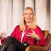 Annabella Bassler ist es wichtig, Rollenbilder am Arbeitsplatz zu hinterfragen (im Bild: an der NOAH Conference Zurich 2021).