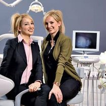 Neuer VR, neue Aktionäre: Golnar (l.) und Haleh Abivardi.