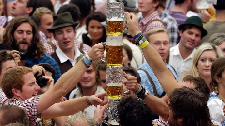 wiesn_trinken_1.jpg