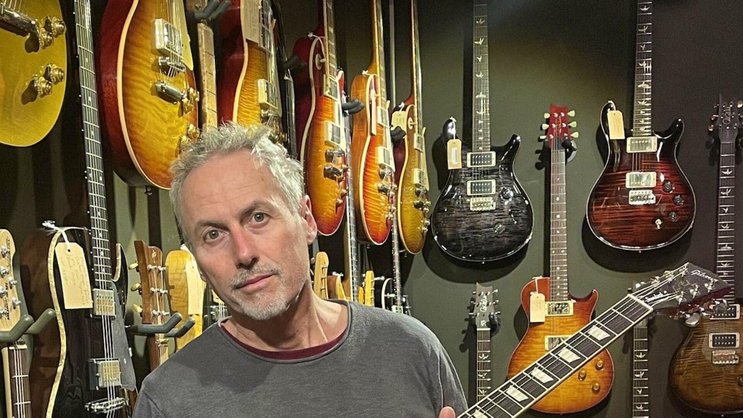 Patrick Geser ist Inhaber von Gitarren Total in Zürich.
