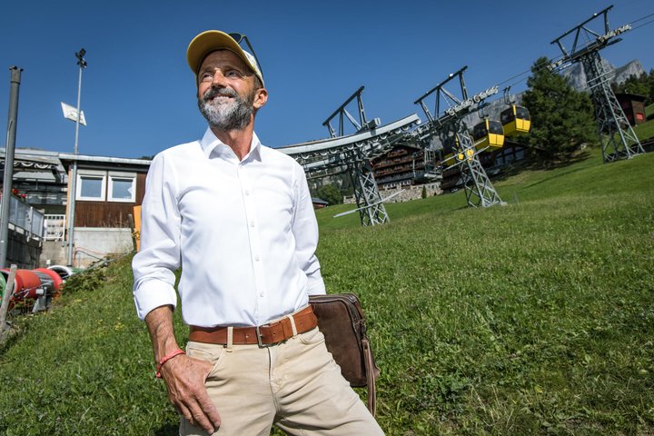 Foto: Philippe Rossier, 31.07.2026, Glarus Süd / Braunwald GL, Braunwald schliesst Skibetrieb – im Dorf tobt Streit. Story Pascal Scheiber. Bild: Richi Bolt, 57, VR-Präsident Sportbahnen Braunwald
Foto: Philippe Rossier, 31.07.2026, Glarus Süd / Braunwald GL, Braunwald schliesst Skibetrieb – im Dorf tobt Streit. Story Pascal Scheiber. Bild: Richi Bolt, 57, VR-Präsident Sportbahnen Braunwald