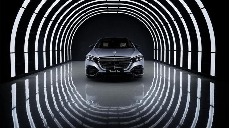 Den Erfolg im Tunnelblick: Mercedes will mit der neuen S-Klasse zurück an die Spitze.
