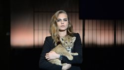 Model Cara Delevingne: Die Britin wirbt seit 2015 für die Schweizer Uhrenmarke TAG Heuer.