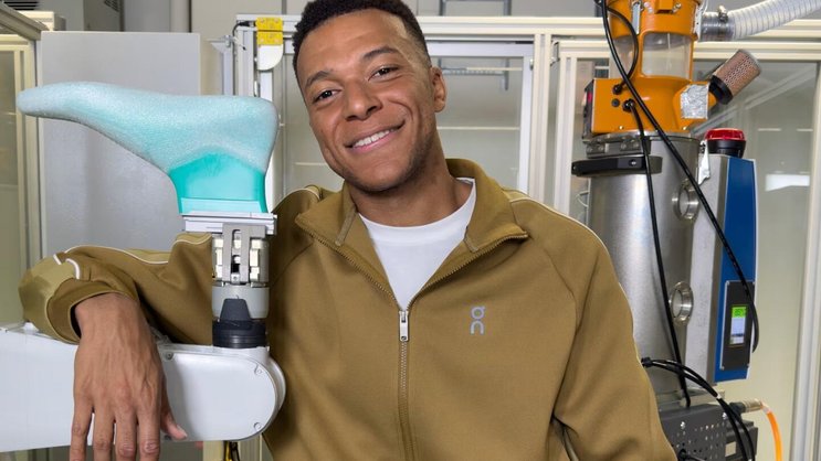 On krallte sich Fussball-Weltstar Kylian Mbappé (27) als neuen Werbebotschafter und Investor.