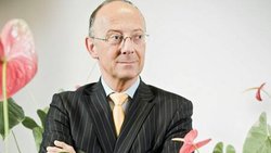 Nach aussen stets freundlich, nach innen äusserst machtbewusst: Hans Ziegler, VR-Präsident von Charles Vögele.