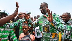 Ex-CS-Chef Tidjane Thiam  fordert Massnahmen, die er bei der gefallenen Grossbank selbst nicht befolgte – unter den Augen von UBS-Verwaltungsrat William Dudley.