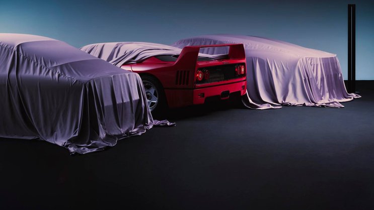 Es gibt viele Sammlungen in der Schweiz, teils mit Hunderten Autos. Hier ein Blick in Beat Imwinkelrieds Garage. Der Heckflügel gehört zu einem Ferrari F40.