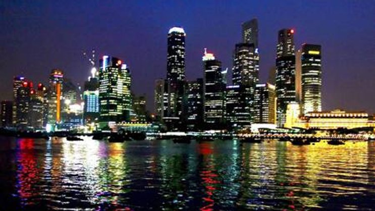 Bankkunden aus den USA, Europa und der Schweiz bringen ihr Geld vom Paradeplatz nach Singapur. (Bild: Keystone)
