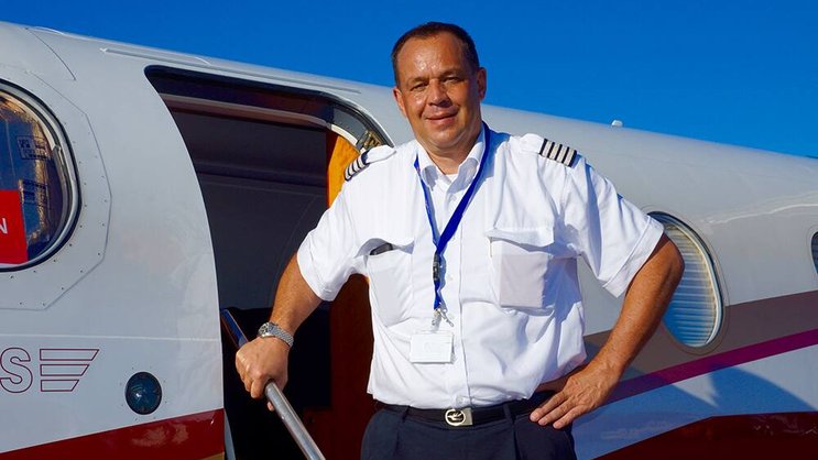 Rainer-Marc Frey: Der Milliardär und sein Privatflugzeug.