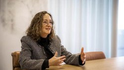 Ihr Team sucht nach einem Weg, wie Medikamente ins Hirn transportiert werden können: Novartis-Forschungschefin Fiona Marshall.