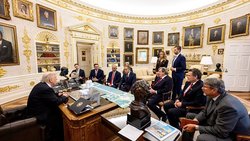 Ringen um Zölle: Donald Trump und die sechs Schweizer im Oval Office