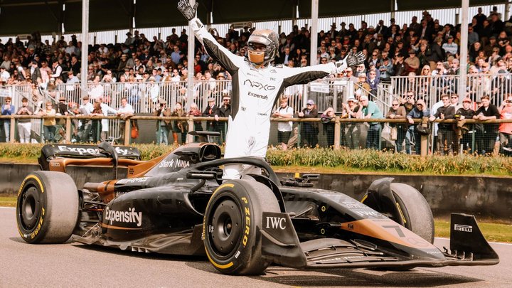 IWC ist Partner des Teams Mercedes-AMG Petronas Formula One ...