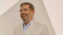 Guido Terreni ist seit 2021 CEO von Parmigiani Fleurier, der Uhrenmarke in Besitz der Sandoz-Stiftung. Davor hatte er 20 Jahre lang das Uhrenbusiness von Bulgari geprägt.