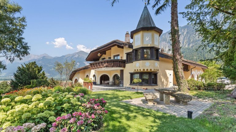 Villa mit Schwimmbad, Igis (GR)