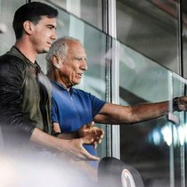 Dietrich Mateschitz mied das Rampenlicht. Auch seinen Sohn Mark hielt er von der Öffentlichkeit fern. Beruflich trat der 30-Jährige nur in kleinen Projekten in Erscheinung.