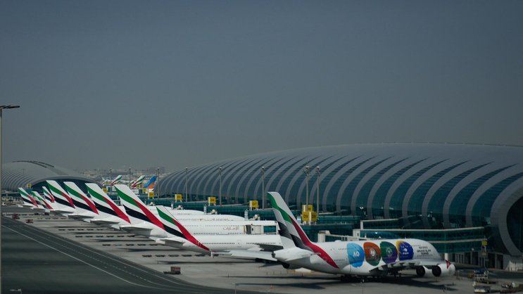 Der Stillstand am Flughafen Dubai ist vorbei: Flugzeuge der Airline Emirates fliegen wieder.