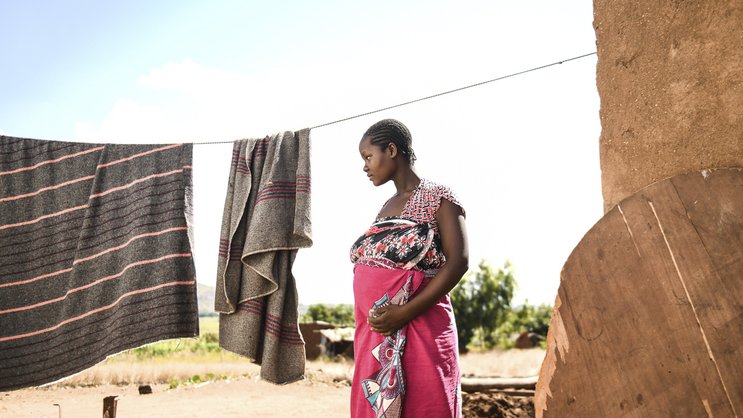 Malawi: Viele Mütter werden im Kindesalter verheiratet, brechen die Schule ab, sind Gewalt und Krankheiten ausgeliefert.