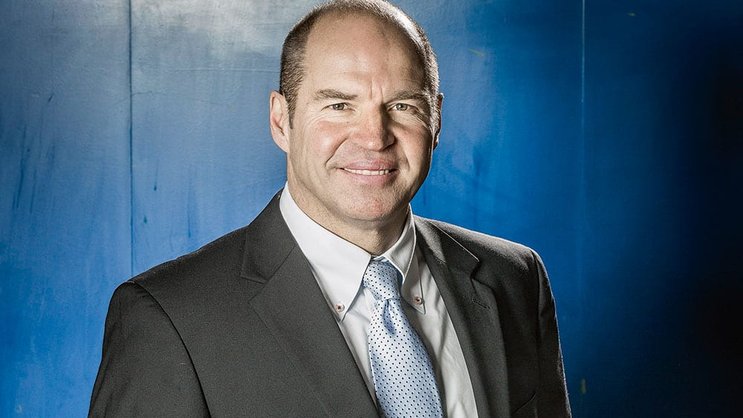 Fünfmal Weltcup-Gesamtsieger, viermal Weltmeister: Marc Girardelli im Business-Look.
