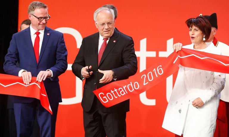 bandschneiden-schneider-ammann.jpg
