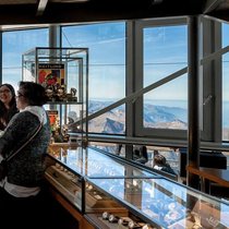 Uhrenladen «High Time»: Das Kirchhofer/Embassy-Imperium reicht bis auf das Jungfraujoch.