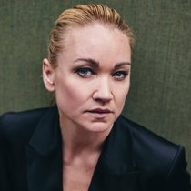 Vorbild 2: Schauspielerin Lisa Maria Potthoff zieht das Training in der Sport-halle dem eitlen Gang über rote Teppiche vor.