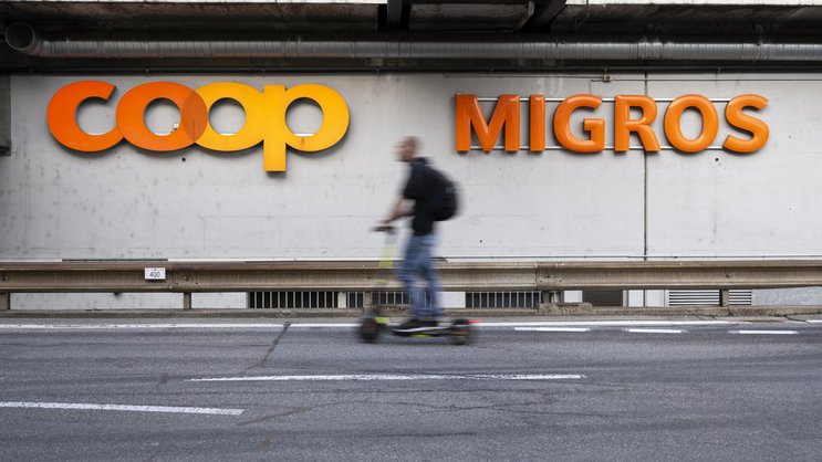 Die zwei grossen Rivalen Coop und Migros traten in einem Beliebtheitswettbewerb gegeneinander an.