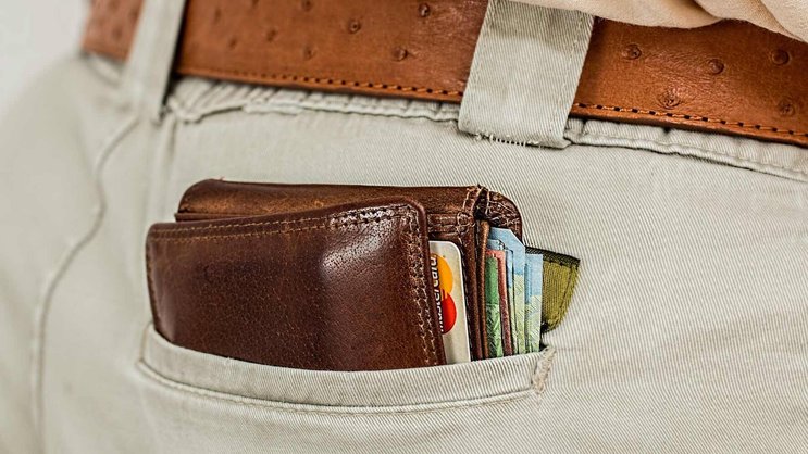 Dickes Portemonnaie: Auf Briefmarken und Oldtimer sollte man nicht setzen. Pexels