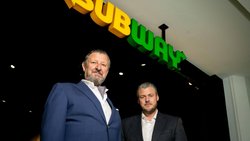 Markus Laenzlinger (l.) und Sebastian Becker kennen sich von Migrolino. Dort expandierten sie rasant und stärkten das Convenience-Angebot.