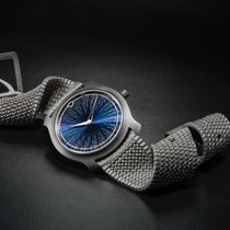Das Uhrenarmband wird im 3D-Drucker gefertigt und verbindet die Vorteile von Stoff und Metall.