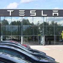 Jüngsten Daten zu den Autoverkäufen zufolge gewinnt Tesla in den USA erneut an Boden.