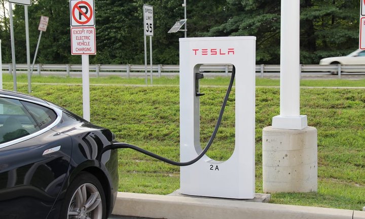 aufladestation_tesla.jpg