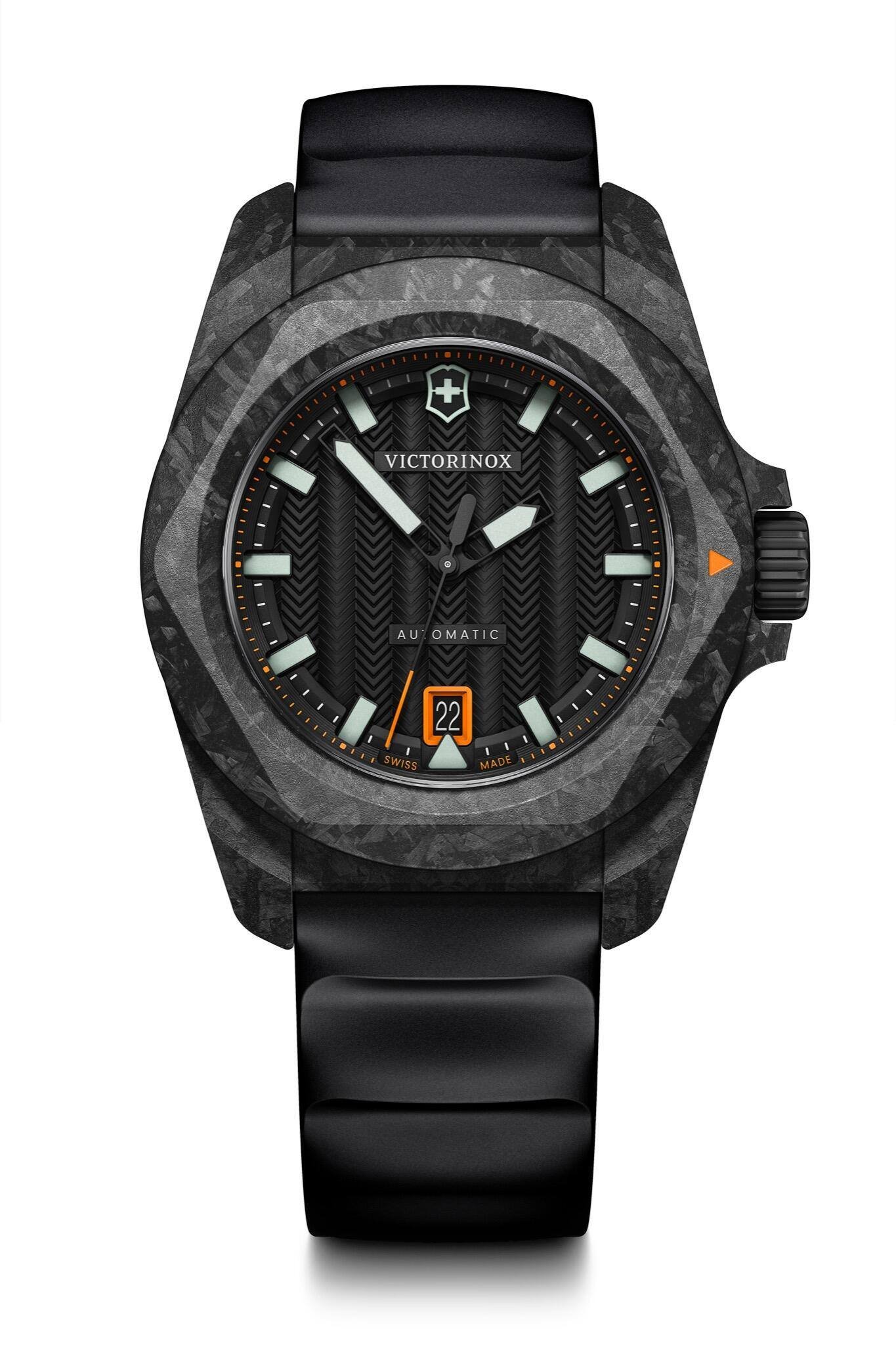 Gehäuse: 41 mm, Edelstahl oder Carbon Werk: Sellita SW 200-1 Preis: 995 bis 1295 Fr.